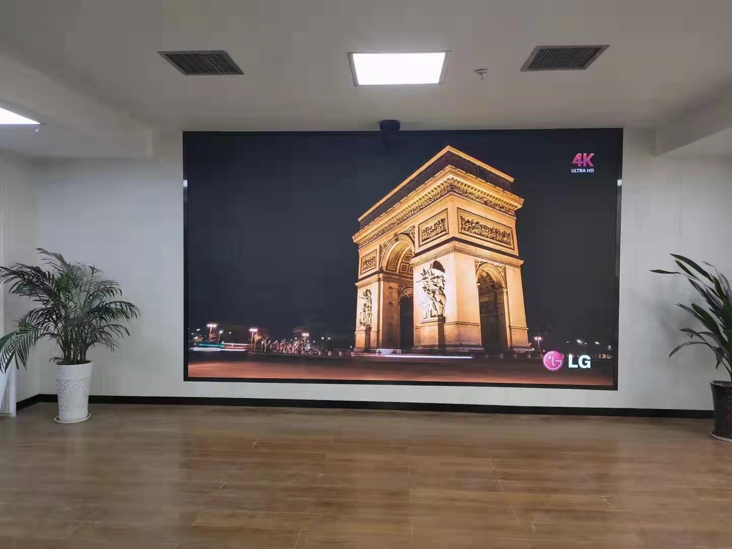 多功能会议室10平方p18超清led大屏的价格预算和显示效果