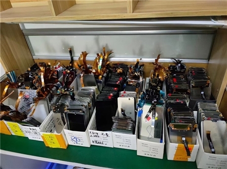 哪里回收手機屏幕  大批量回收手機配件