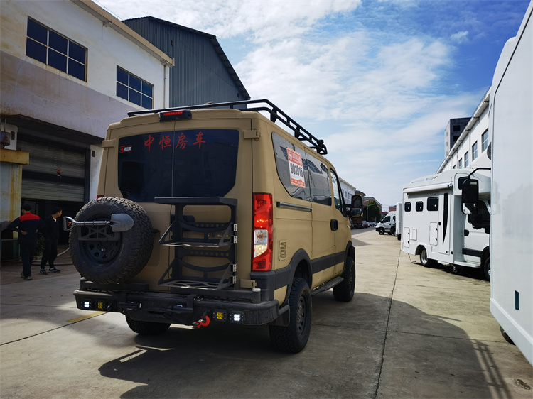 依維柯四驅越野房車生產廠家