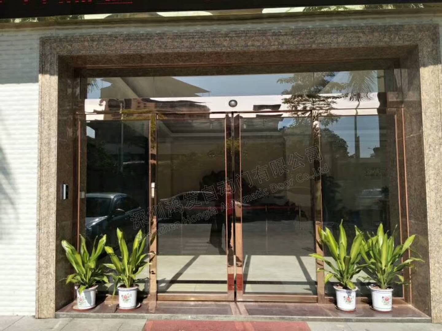 深圳坪地自动玻璃平移门定制好品质鸿发造