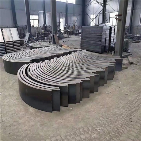 公路拱形骨架模具分流工程 拱形骨架鋼模具形式創(chuàng)新