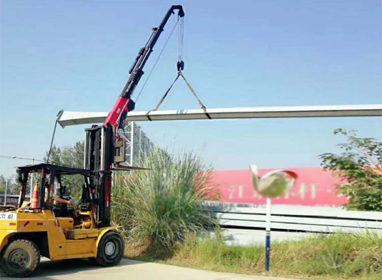 叉车吊臂叉吊一体机叉车尾吊省时省力叉车属具