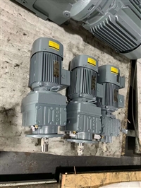 PLE060-040配伺服电机接口底座减速机KA127R77DV132S4