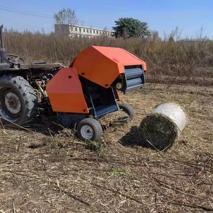 四轮带拾草打捆机 麦秸稻草粉碎打包机 草捆结实不易散