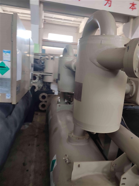 二手运行550小时特灵冷水机283冷吨，特灵水冷螺杆式冷水机组转让