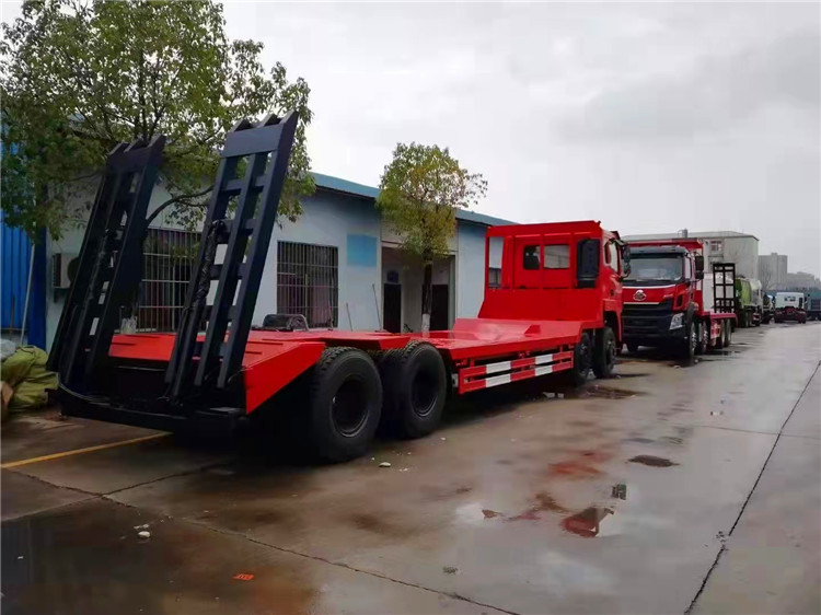 东风款三轴拖20吨25吨挖机大吨位工程机械设备运输车