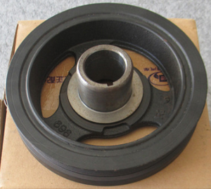 丰田4700后传动轴 前轮轴承 方向机 起动机 活塞