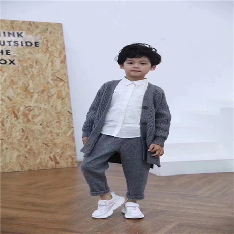广州的纯品牌童装批发 一米粒童毛衣 史丘比童装尾货厂家