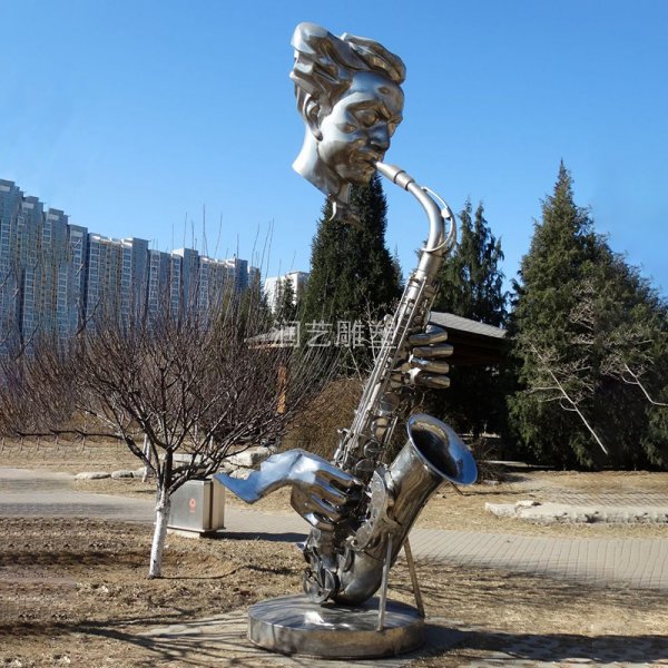 不锈钢草坪乐器雕塑