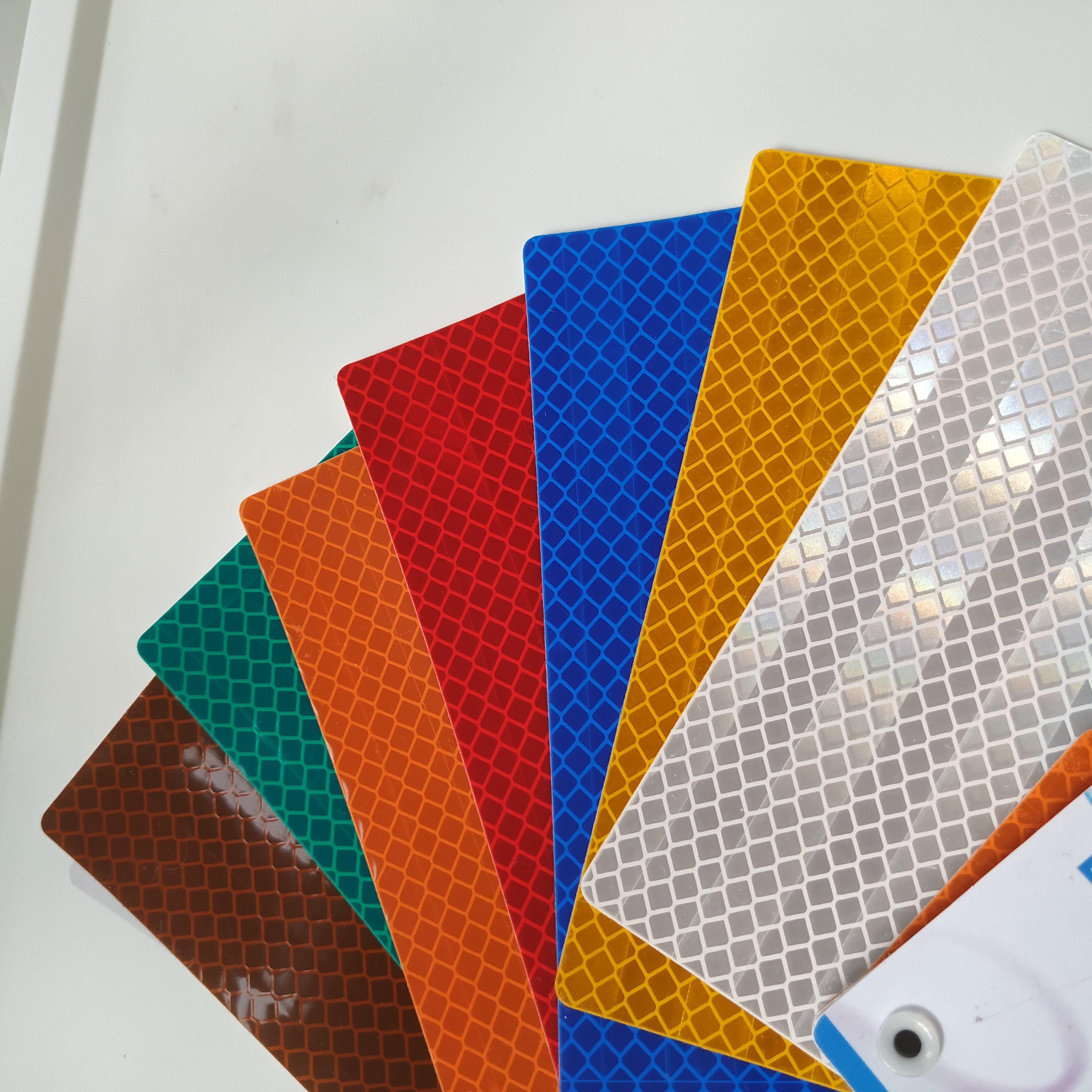 高速路牌乡镇道路反光膜价格数码打印反光膜高速道路指示牌