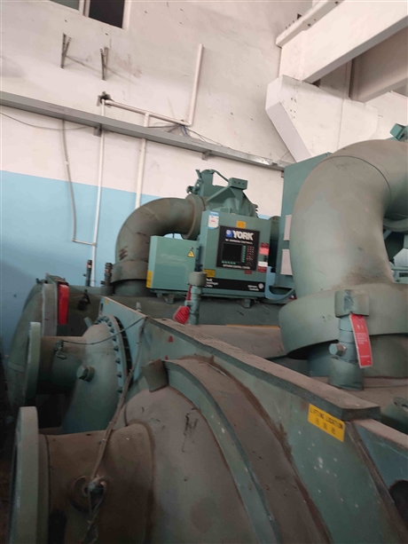 出售二手1048冷噸，約克水冷離心式冷水機(jī)組回收，承接工廠拆除