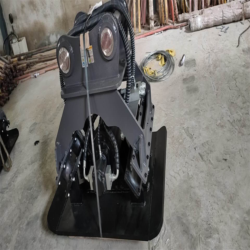 旭萱挖土机振动夯挖掘机配件平板打夯机车型定制联系