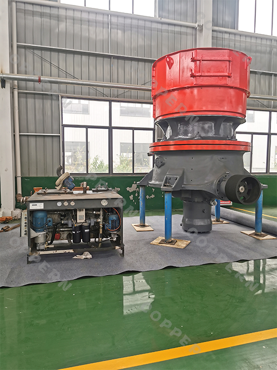 二手山特液压圆锥破碎机ch660出售