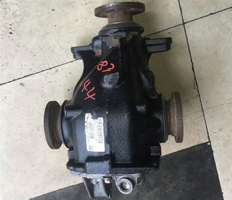 寶馬E83后差速器 冷凝器 起動機(jī) 電子扇