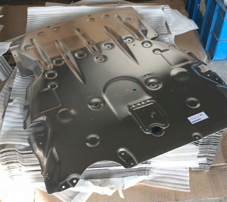 寶馬F30下護(hù)板 F34 F35 F49 發(fā)動機(jī)下護(hù)板