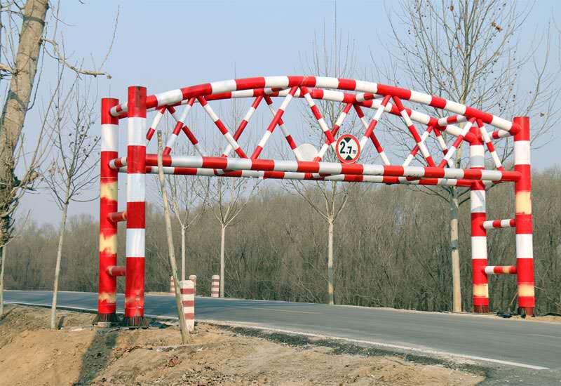 手机app控制升降限高架跨度7米固定限高杆高速公路龙门架