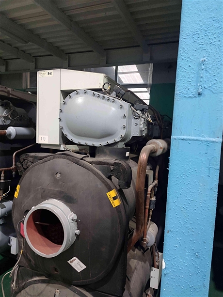 承接工廠拆除，二手開(kāi)利冷水機(jī)1503KW開(kāi)利螺桿式水冷冷水機(jī)組轉(zhuǎn)讓