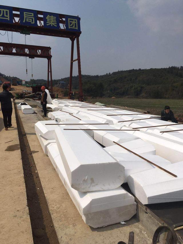 一次性泡沫桥梁芯模