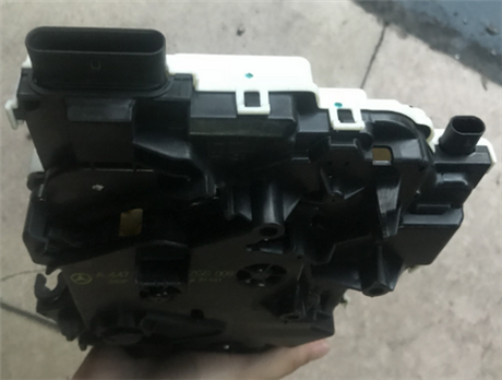 奔驰V级尾门锁机 V260 唯雅诺 斯宾特 尾门锁机