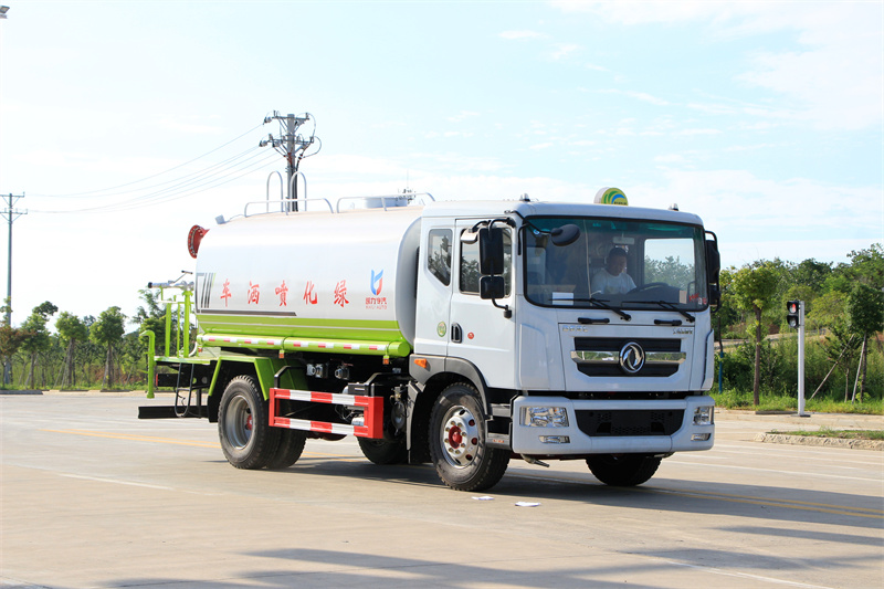 解放農用灑水車微型電動灑水車