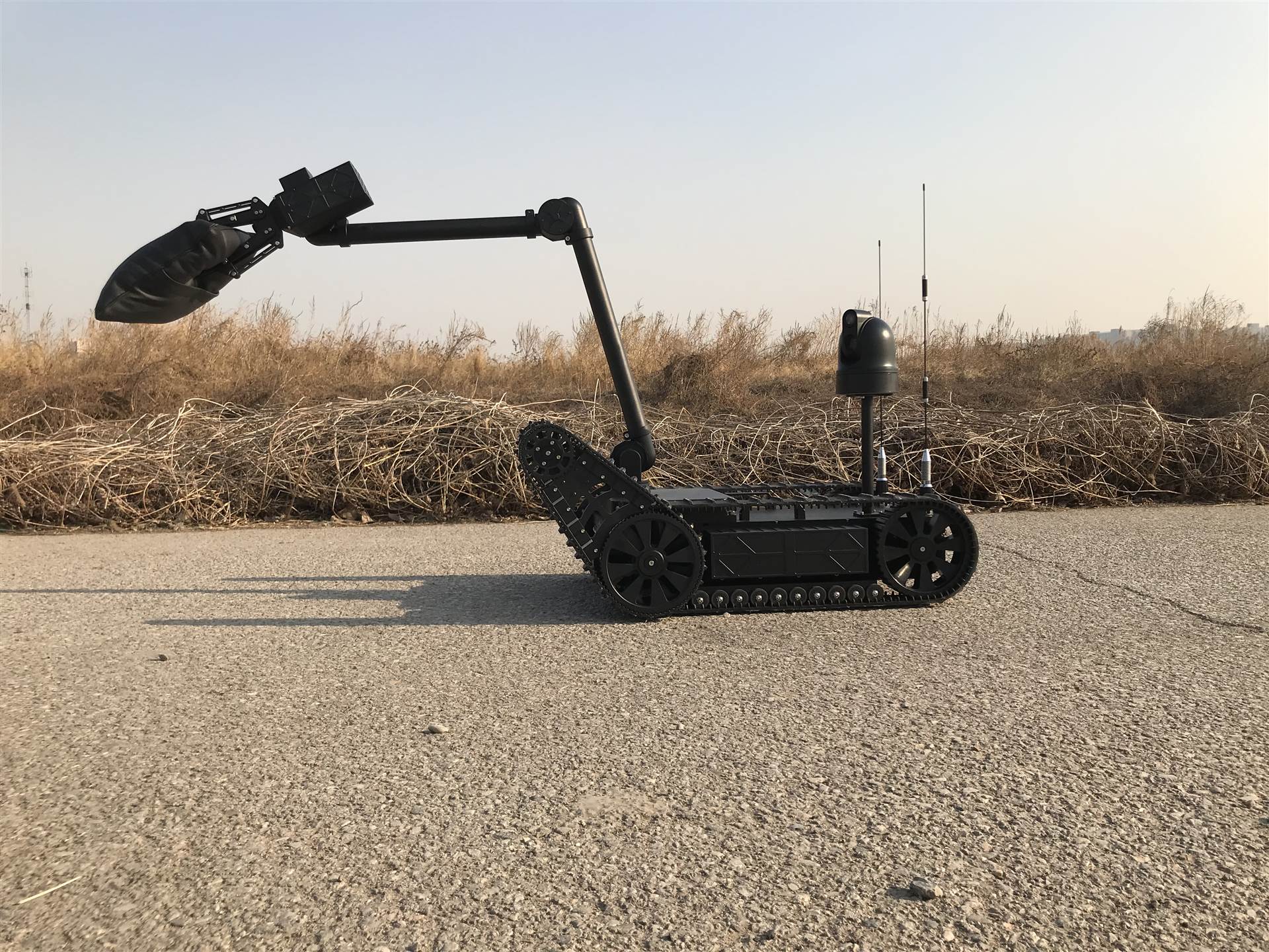 排爆机器人厂家出售高品质排爆机器人