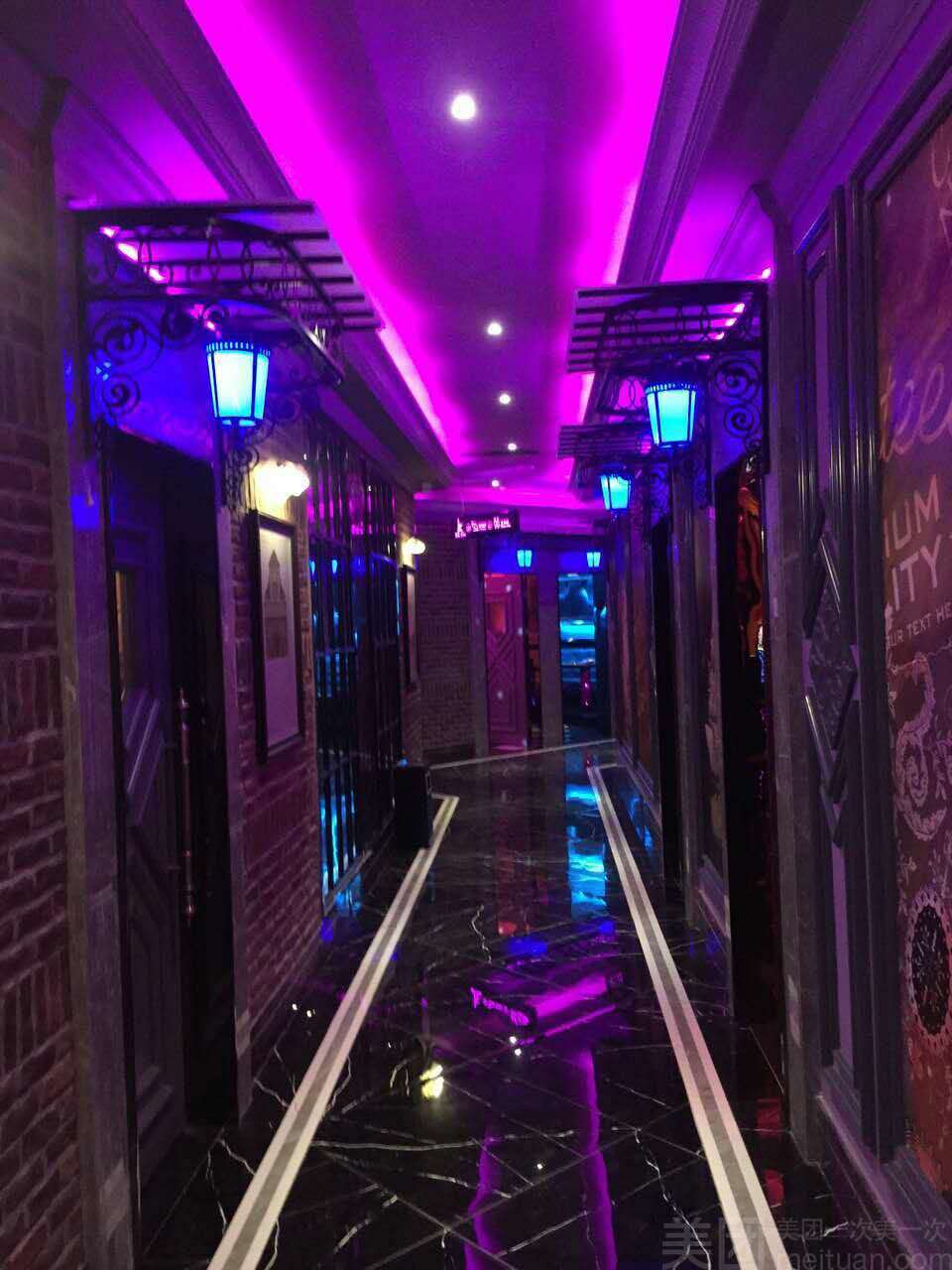 搜了网为您找到2条红酒酒具礼盒的相关产品信息