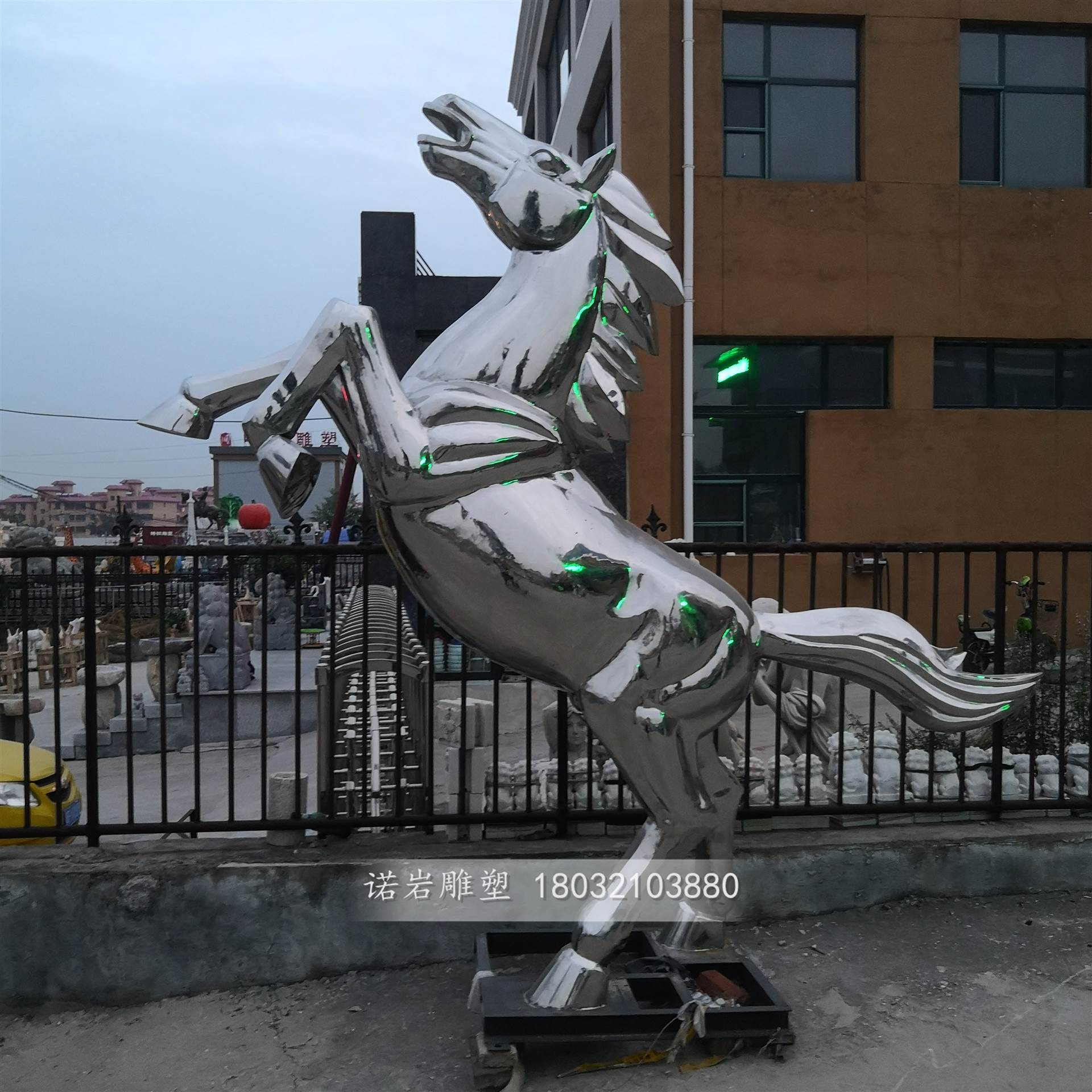 开福区门口奔腾不锈钢飞马雕塑制作方案