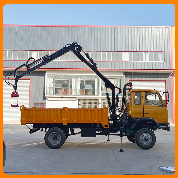 使用简单2吨农用车随车抓木机旋转抓木器四不像随车抓运输车