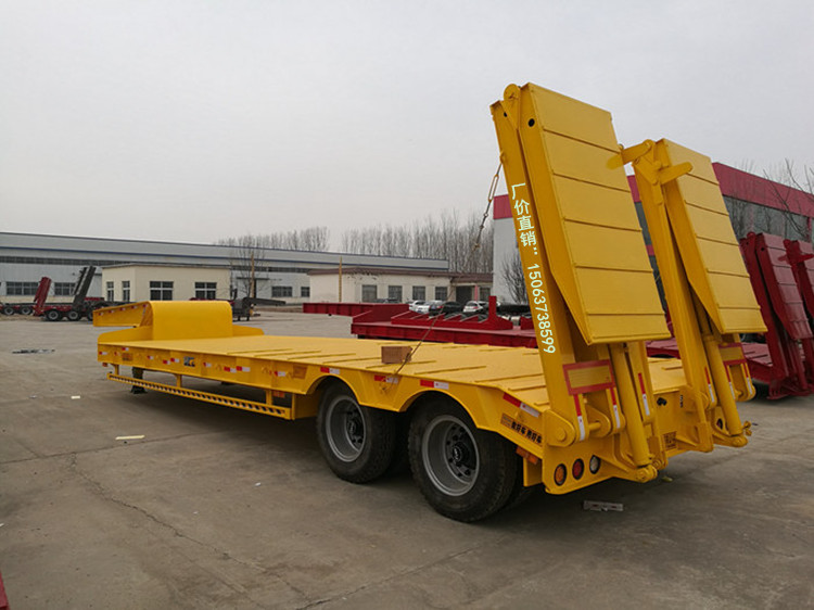 铲运机3线6桥低平板半挂车高强板三包胎价格主要类型有:两轴高低高,两