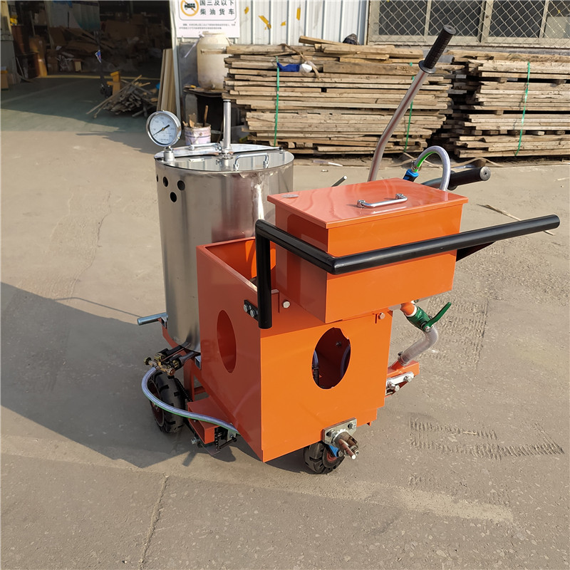 热熔划线机是一款用于公路路面热熔标线施划的机器.