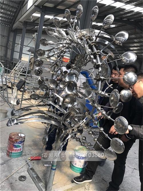 北京随风转动不锈钢灯光风动雕塑景观不锈钢雕塑在线咨询
