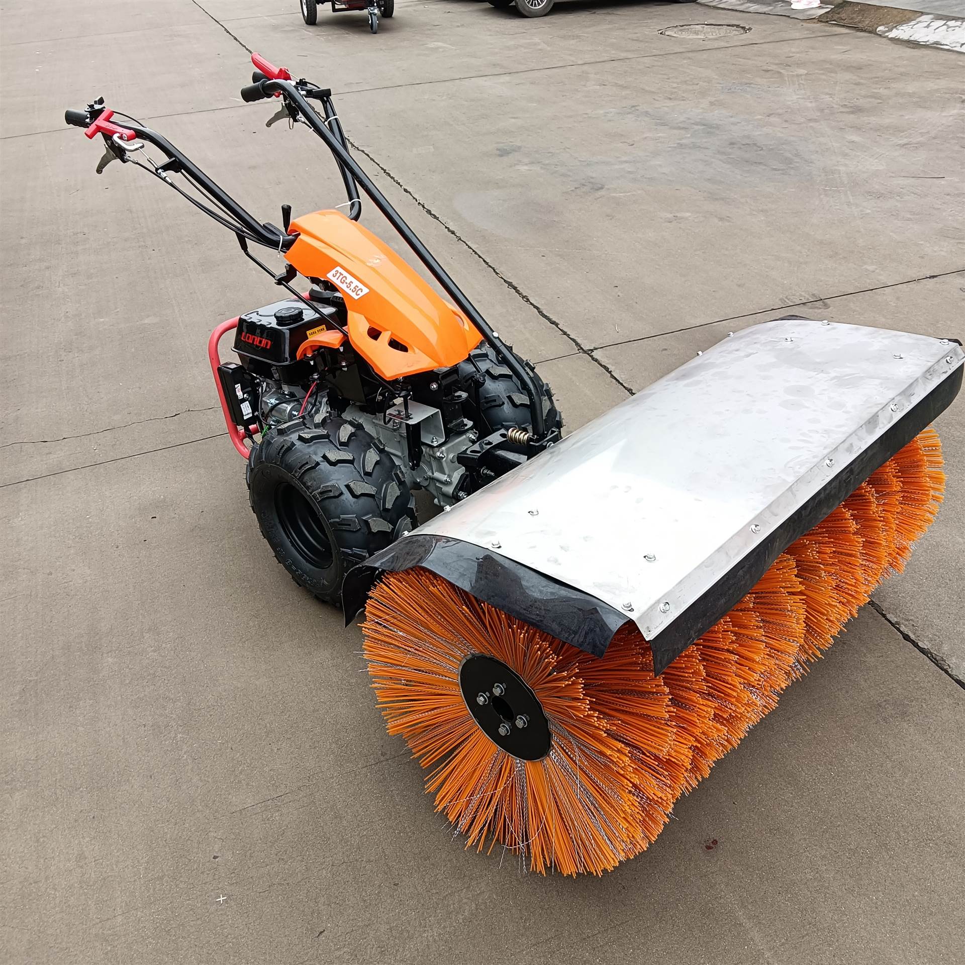 毛刷式扫雪机80小型手扶扫雪机自走式手扶液压扫雪机