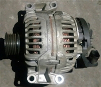 奔驰E300发电机 汽油泵 空调泵 节气门 散热网 连杆