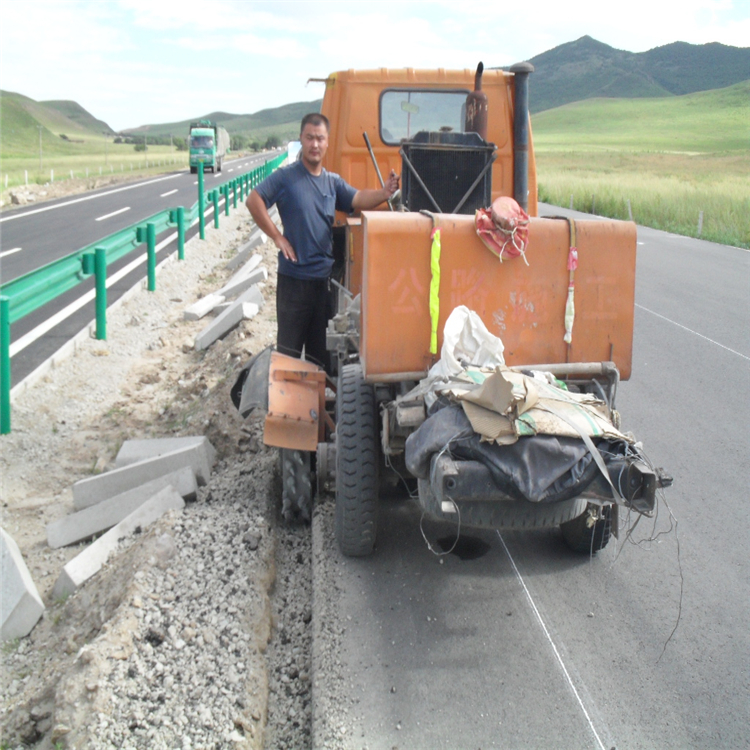 农用车改造路边石开槽机路沿石开槽机