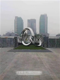 九臺市園林不銹鋼圓環雕塑設計定制