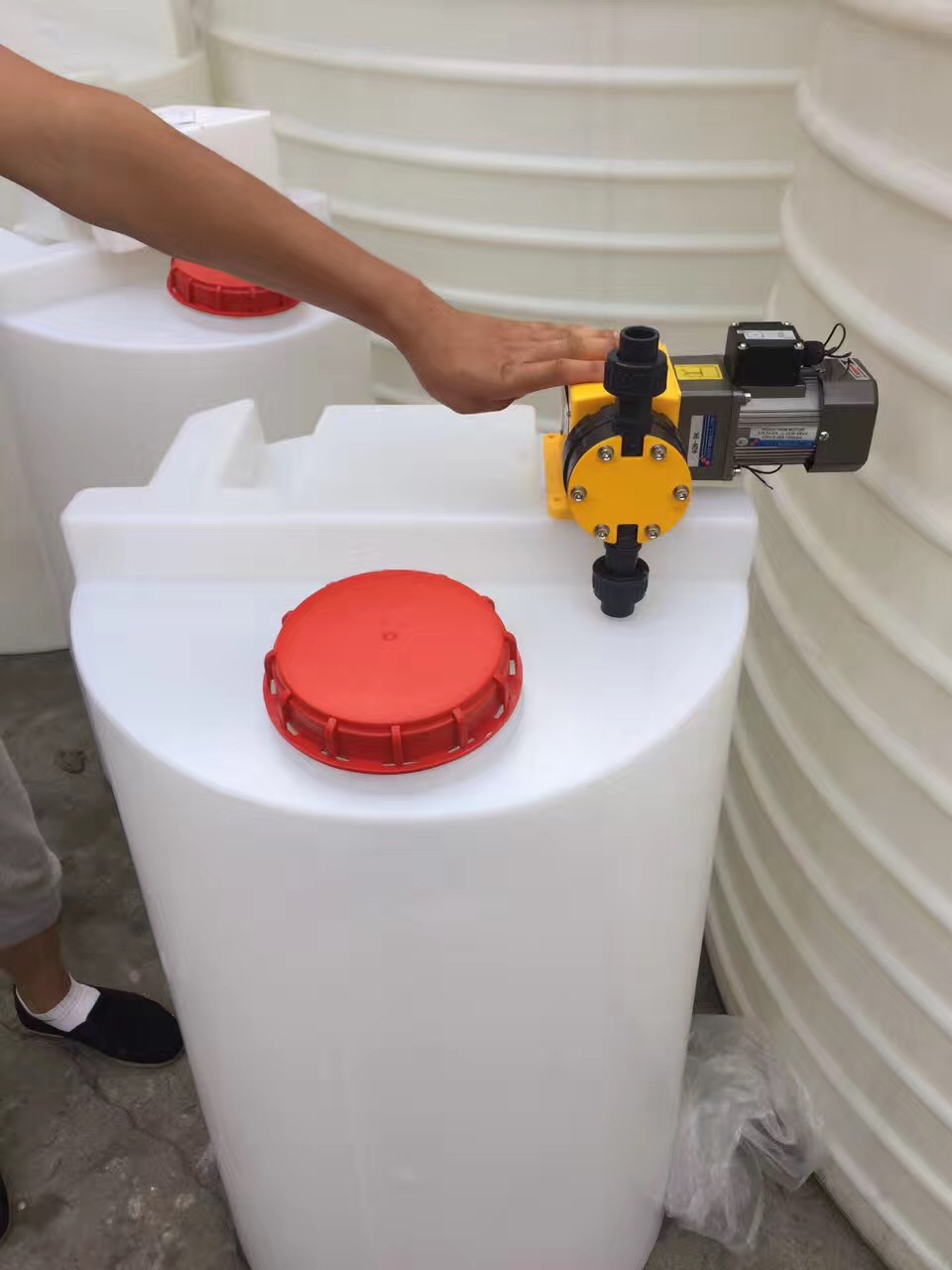 塑料搅拌桶搅拌桶肥料搅拌罐加药箱洗洁精搅拌罐牛筋桶10吨