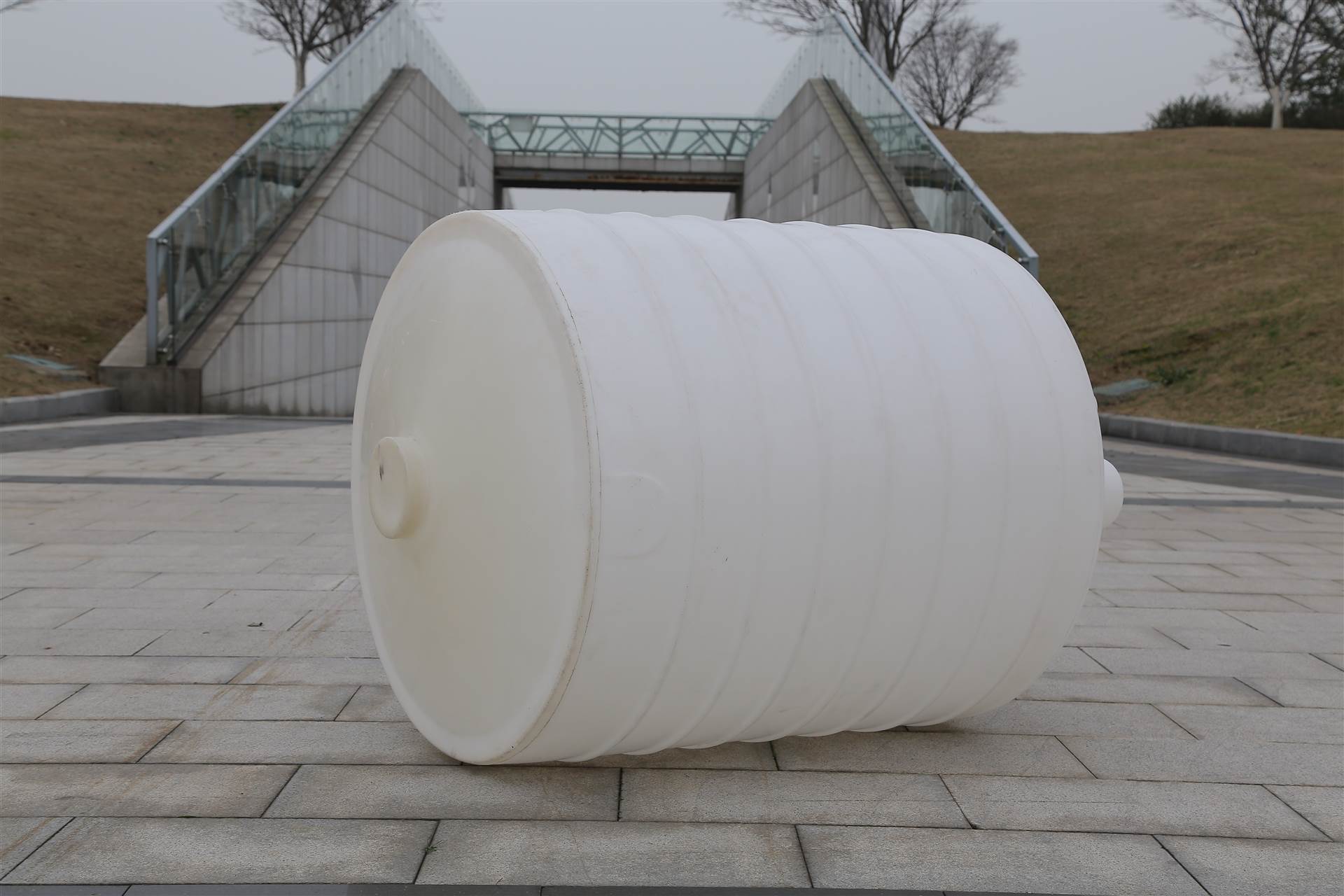 塑料锥形水塔储水箱大容量储水罐尖底桶搅拌桶3吨