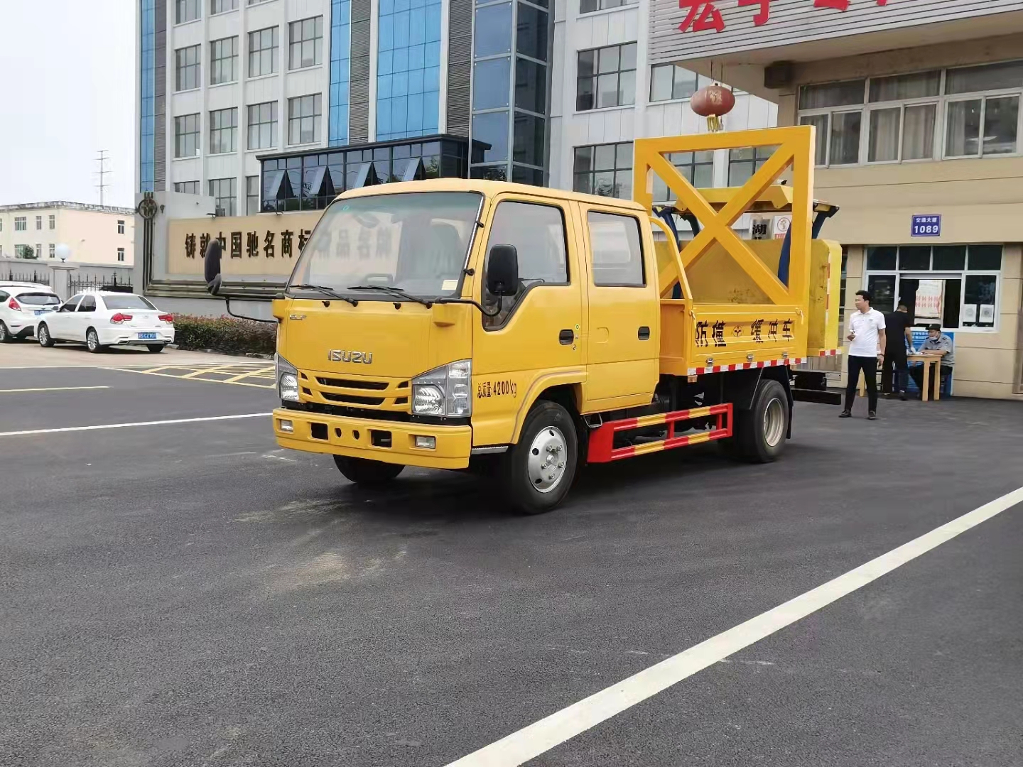 福建省黃牌防撞緩衝車100k防撞緩衝車道路安全防護防撞車高速施工防