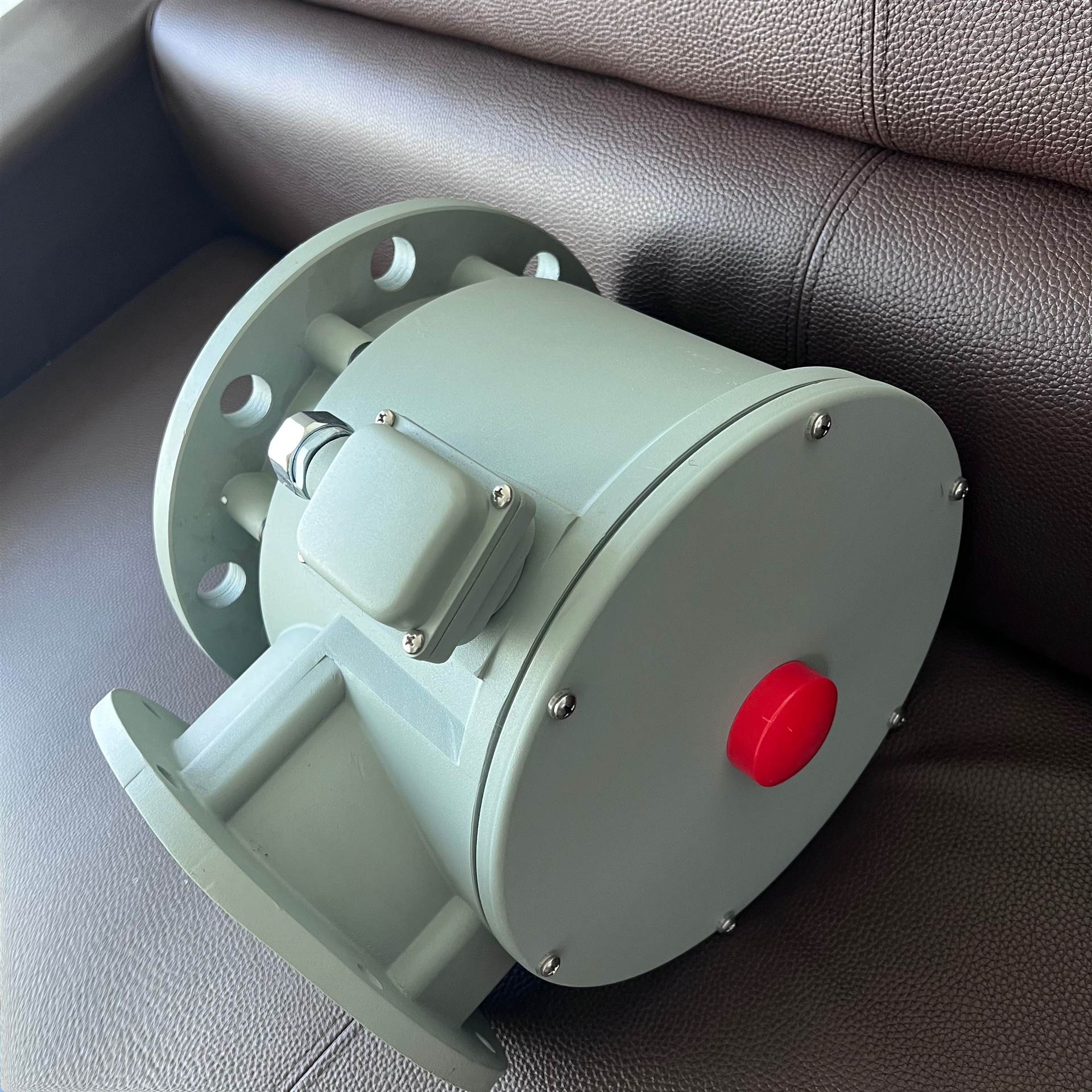 压力释放阀 产品描述压力释放阀是一种定压保护装置,用来保护油箱和