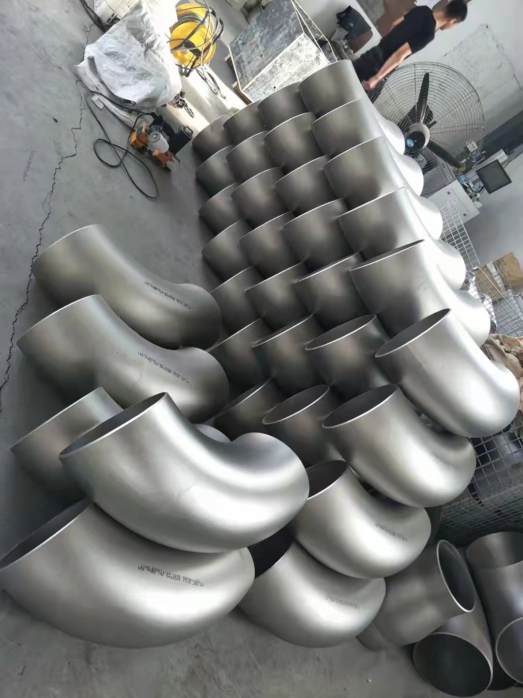 沧州神舟工艺管道用不锈钢弯头燃气用碳钢弯头水利用碳钢弯管