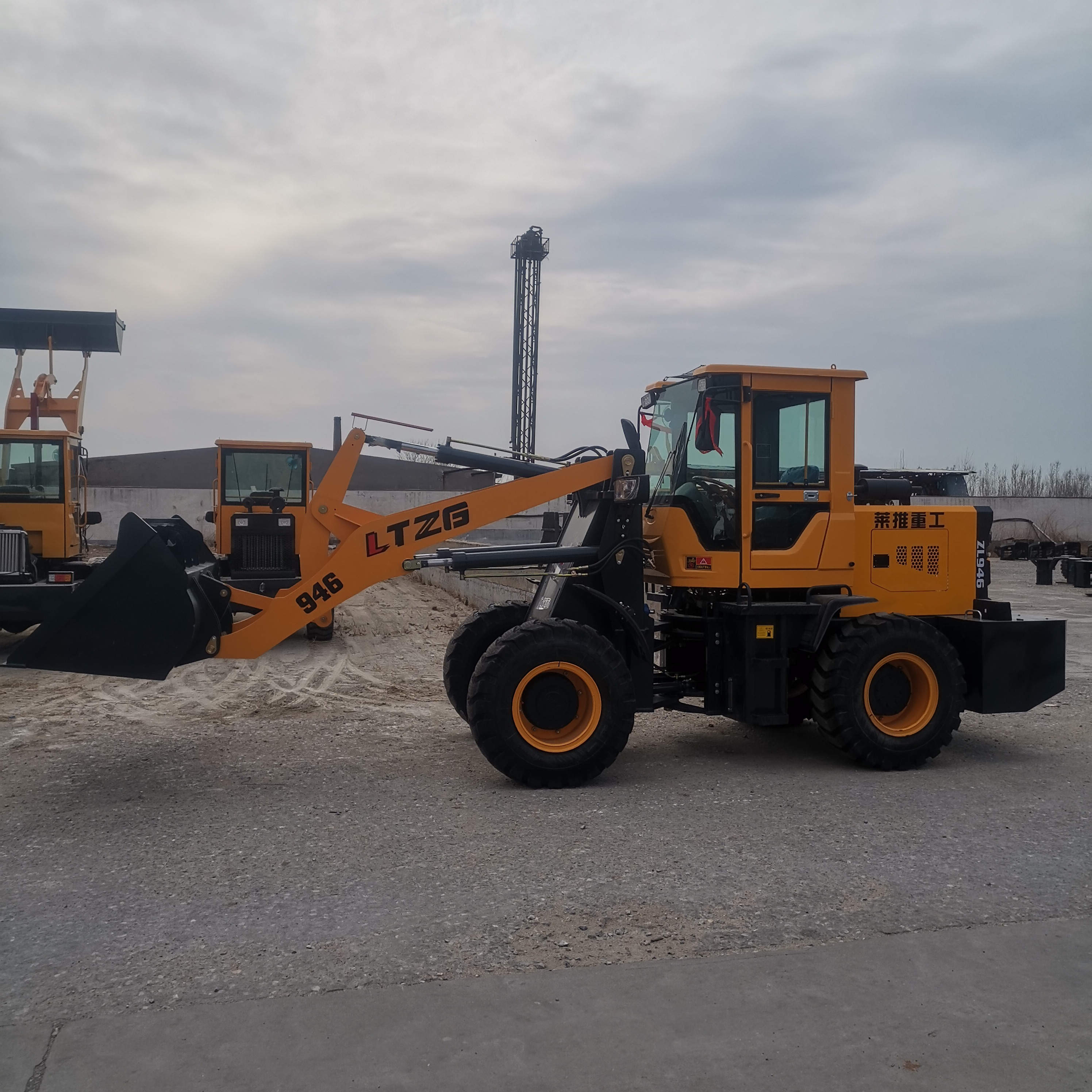 zl928型装载机附近这有铲车928重工zl933zl928型装载机