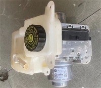 宝马X5 G05 ABS泵 副水壶 方向机 空调泵