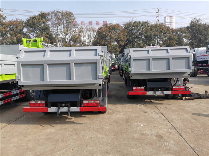 小型清运泥5吨污泥车 7立方污泥自卸车***配置介绍