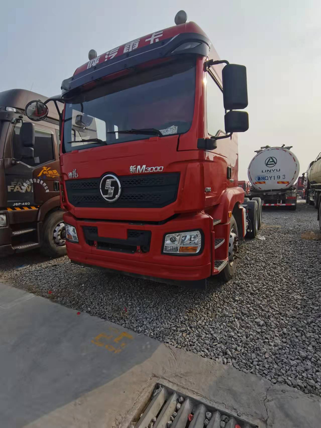 二手新m3000牵引车信息国五德龙牵引车信息双驱轻体