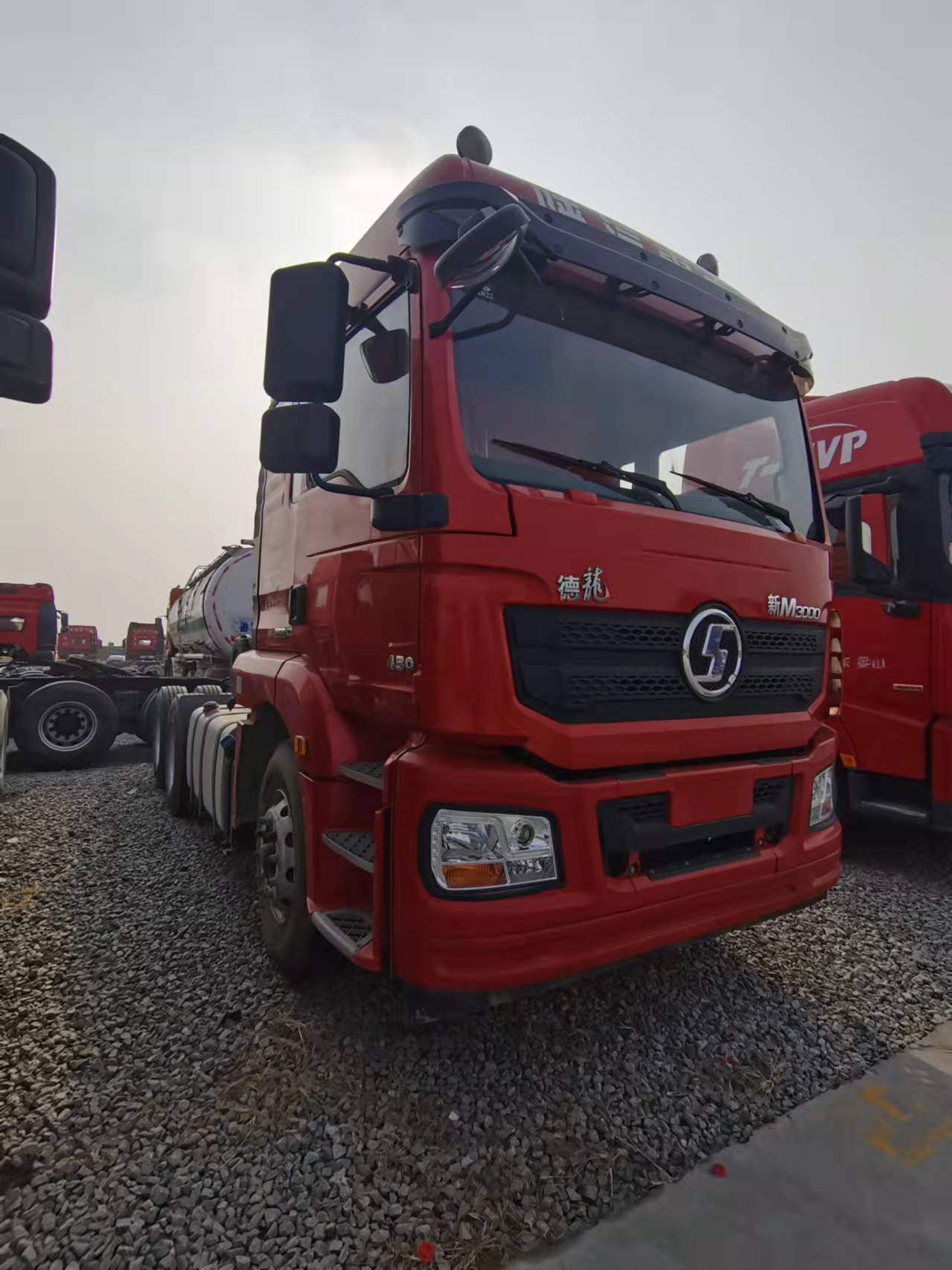 二手新m3000牵引车信息国五德龙牵引车信息双驱轻体