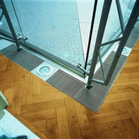 地板对流器安装    地板对流器品牌玻璃幕墙售楼部使用