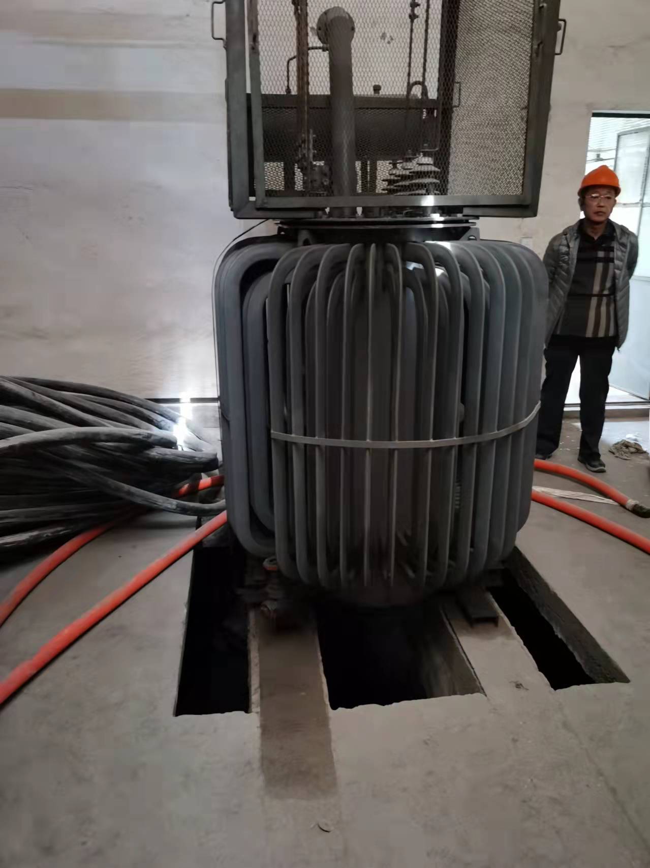 非晶干式变压器,静电除尘干式变压器,h级干式变压器2, 油浸变压器:高