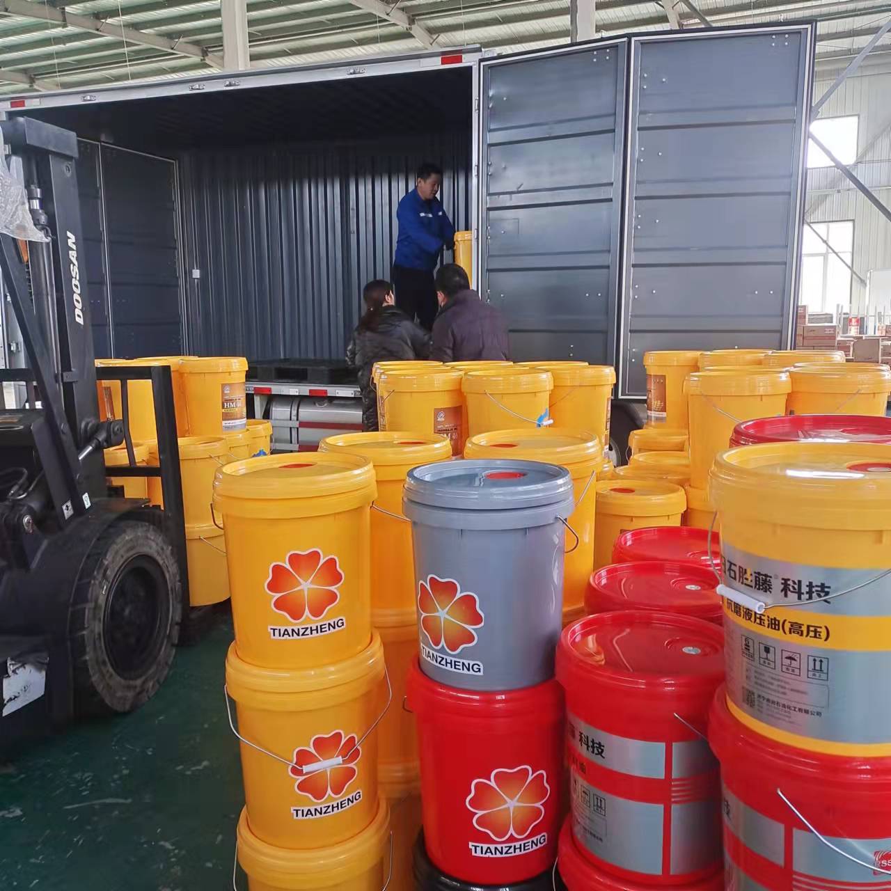 抗磨液压油价格挖掘机专用型号齐全源头厂家