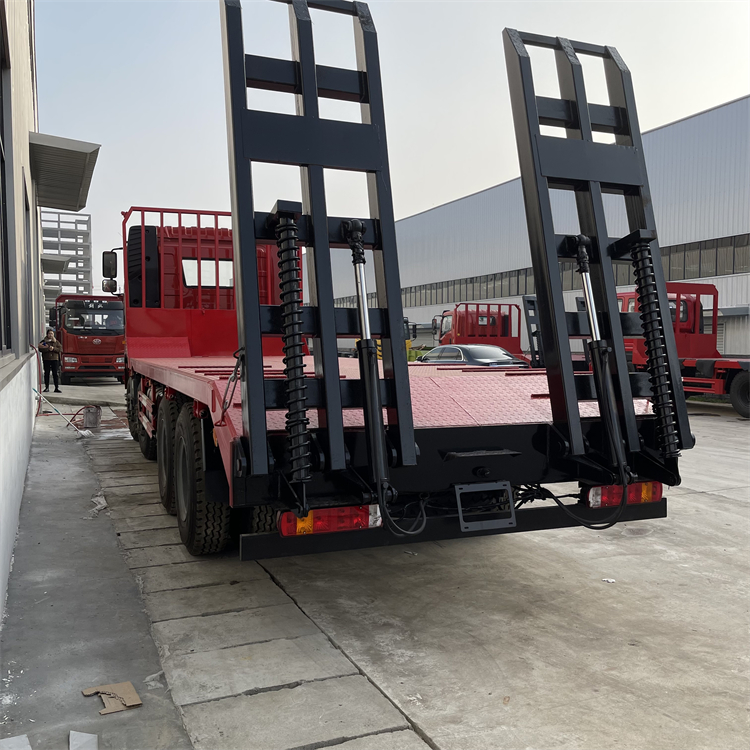 解放j6前四后八拖车四桥平板拖车运输车360挖机拖车