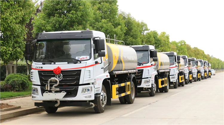 采购两台_5立方粪便清运车厂家价格